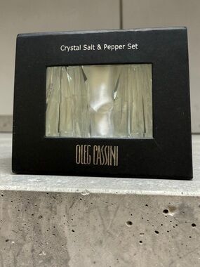 Oleg Cassini Crystal Salt and Pepper Shakers Set Long Facets NIB 126991